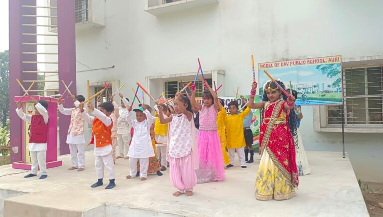 डीएवी पब्लिक स्कूल औरी में रामायण के पात्रों ने मोहा मन, डांडिया की धूम से गूंजा परिसर