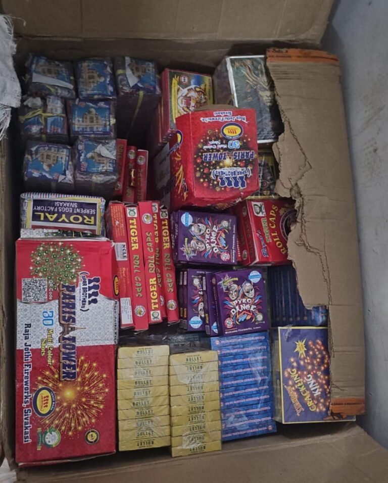 पुलिस की बड़ी कार्यवाई,तीन लाख रुपये की 920 किलो पटाखे बरामद,