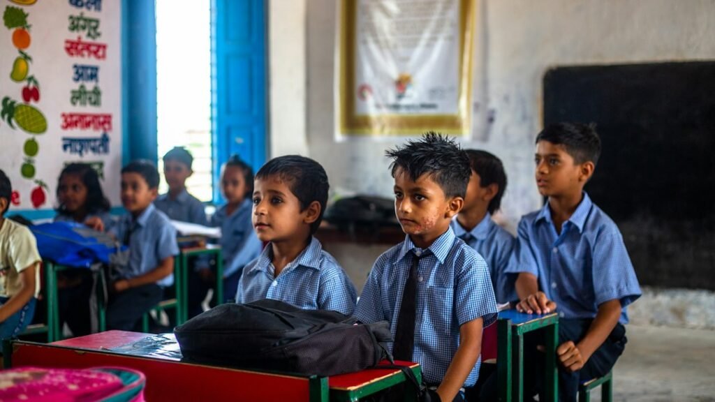 UP Board 2027: कक्षा 10 और 12 की परीक्षाएँ 5 फरवरी से शुरू होंगी